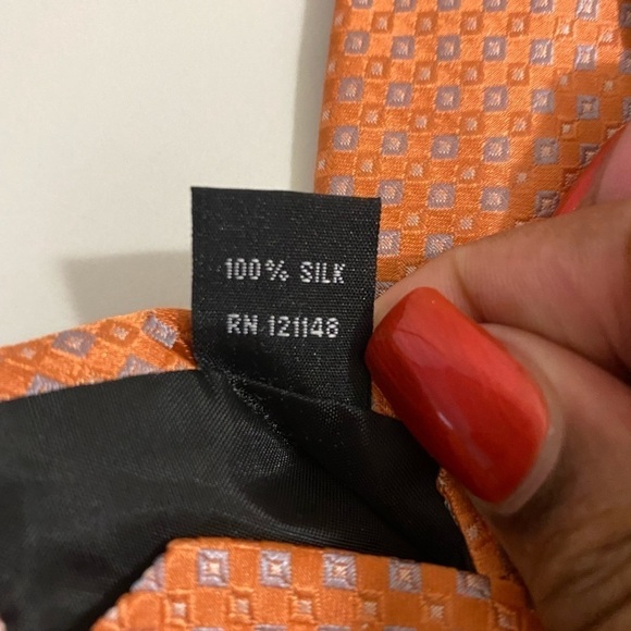 Michael Kors classic corpcore orange/grey geometric silk necktie - Picture 3 of 3